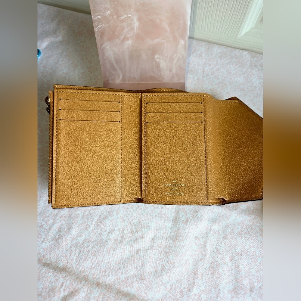 Louis Vuitton Victorine Wallet Arizona Beige Empreinte – EUC - Picture 6 of 7